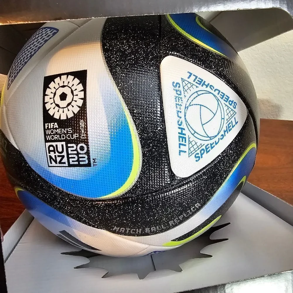 Adidas Oceaunz Soccer Ball Women's World Cup 2023 Sz 5 Seamless Match Speedshell